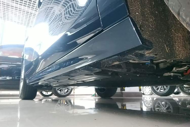 Used Geely Galaxy A7 2025 Model EM-i 150km Long-Distance Edition Right Side Sill