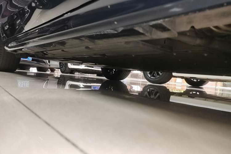 Used Geely Galaxy A7 2025 Model EM-i 150km Starship Edition Right Side Sill