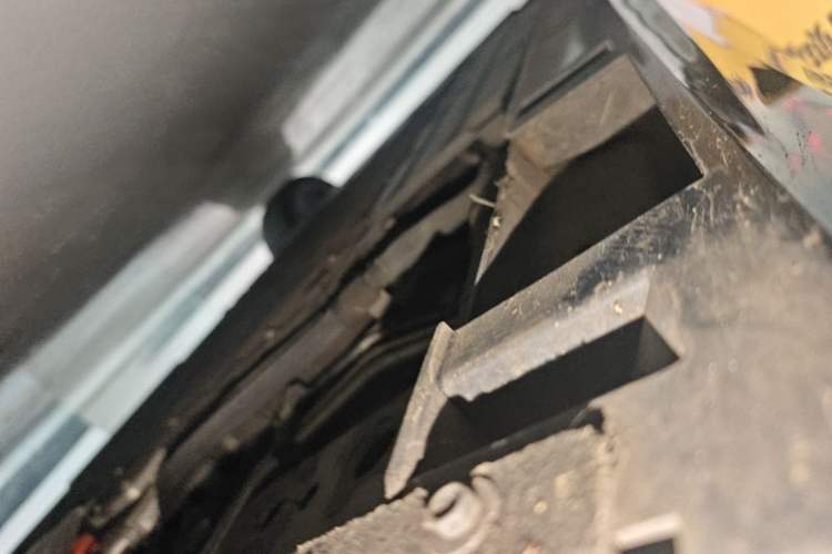 Used Geely Galaxy A7 2025 Model EM-i 150km Starship Edition Right Side Sill