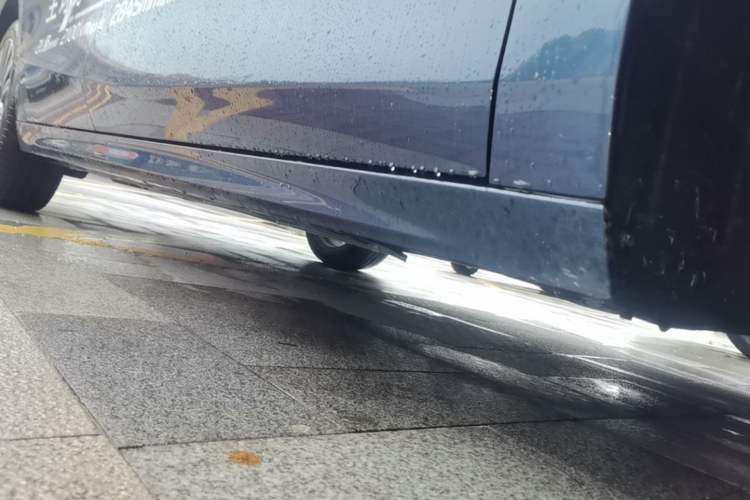 Used Geely Galaxy A7 2025 Model EM-i 150km Starship Edition Right Side Sill