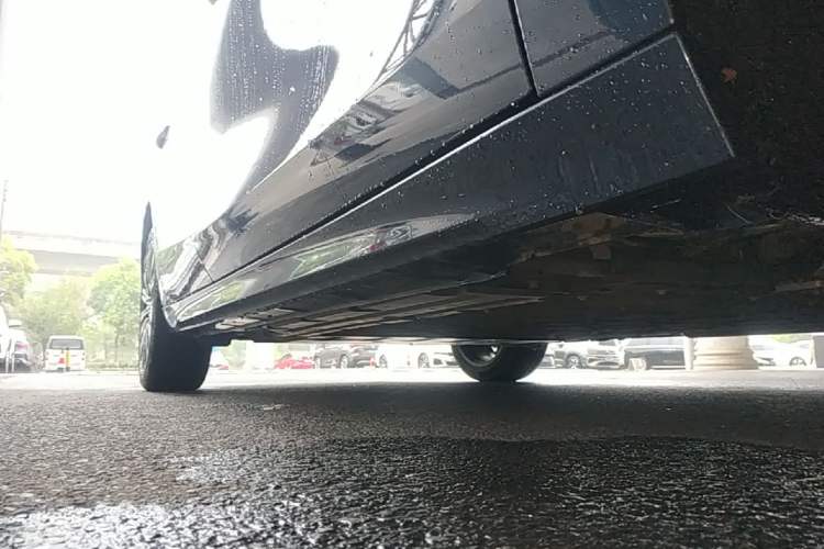 Used Geely Galaxy A7 2025 Model EM-i 150km Starship Edition Right Side Sill