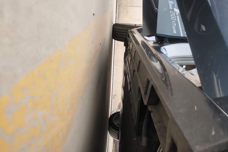 Used Geely Galaxy A7 2025 Model EM-i 150km Starship Edition Right Side Sill