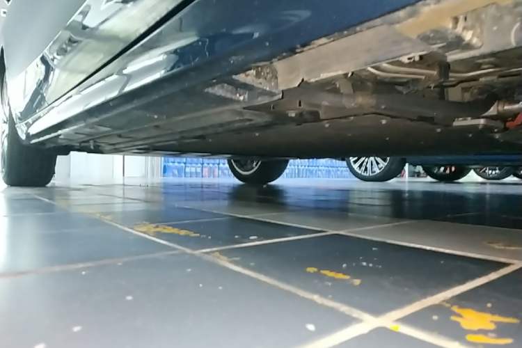 Used Geely Galaxy A7 2025 Model EM-i 150km Starship Edition Right Side Sill