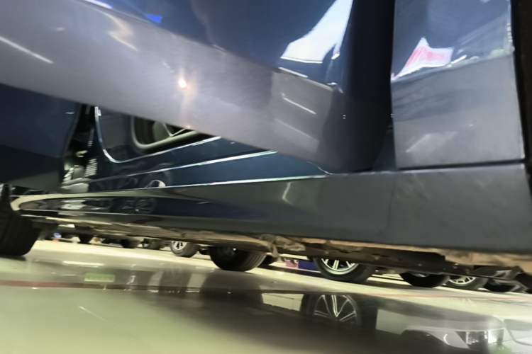 Used Geely Galaxy A7 2025 Model EM-i 150km Starship Edition Right Side Sill
