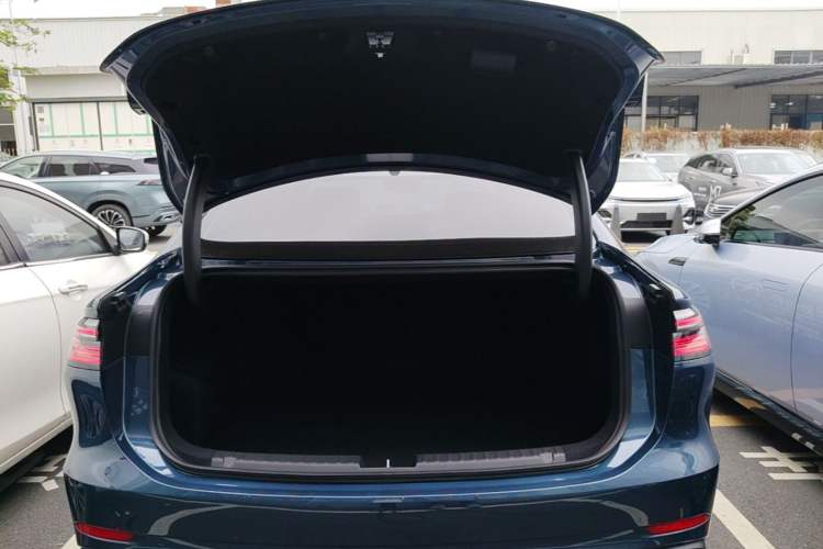 Used Geely Galaxy A7 2025 Model EM-i 150km Starship Edition Trunk