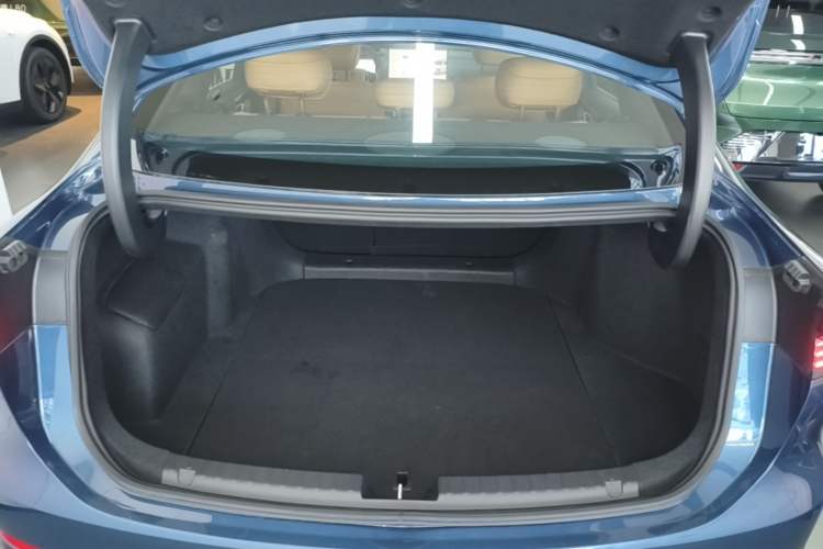 Used Geely Galaxy A7 2025 Model EM-i 150km Starship Edition Trunk