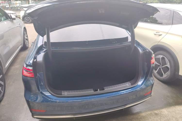 Used Geely Galaxy A7 2025 Model EM-i 150km Starship Edition Trunk