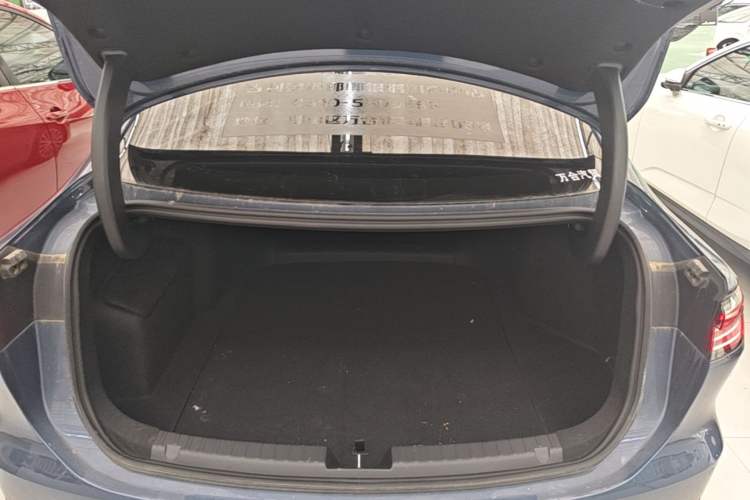 Used Geely Galaxy A7 2025 Model EM-i 150km Starship Edition Trunk