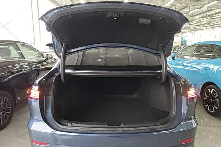 Used Geely Galaxy A7 2025 Model EM-i 150km Starship Edition Trunk