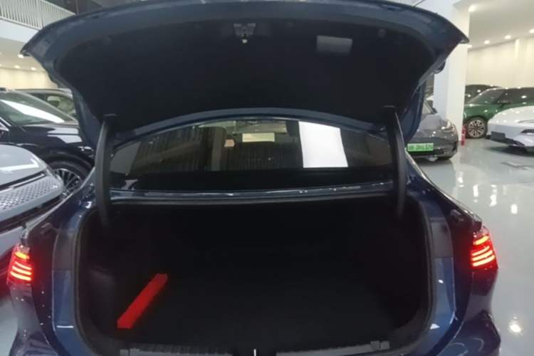 Used Geely Galaxy A7 2025 Model EM-i 150km Starship Edition Trunk