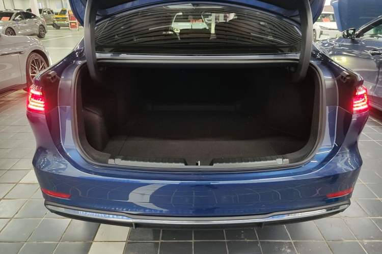 Used Geely Galaxy A7 2025 Model EM-i 150km Starship Edition Trunk
