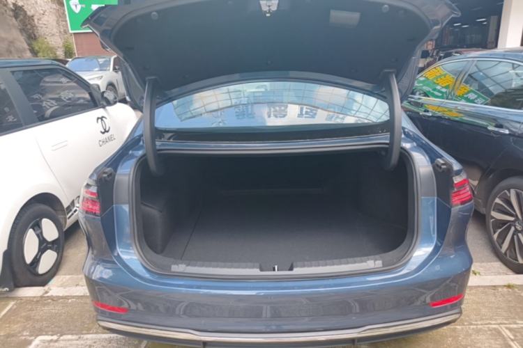 Used Geely Galaxy A7 2025 Model EM-i 150km Starship Edition Trunk