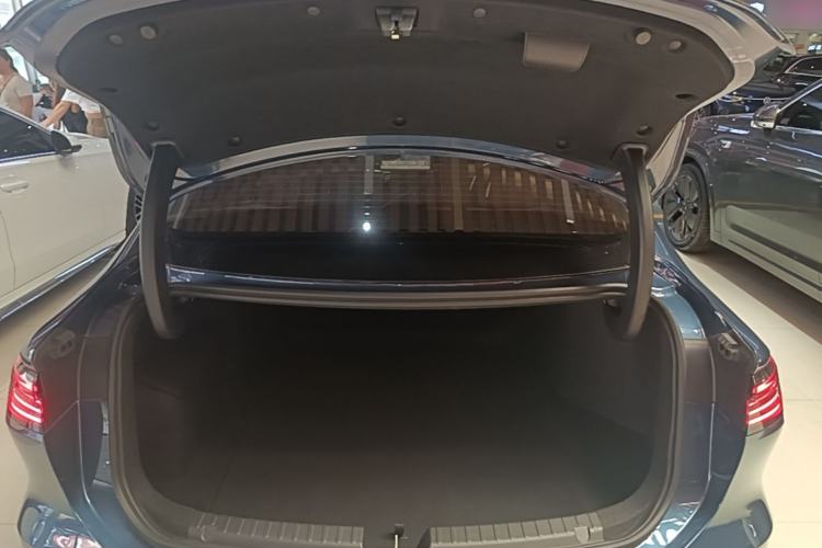 Used Geely Galaxy A7 2025 Model EM-i 150km Starship Edition Trunk