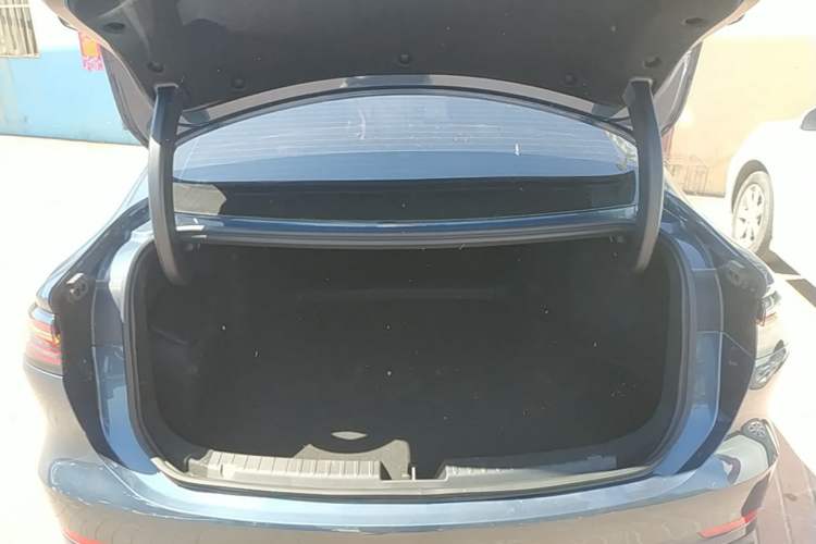 Used Geely Galaxy A7 2025 Model EM-i 150km Starship Edition Trunk