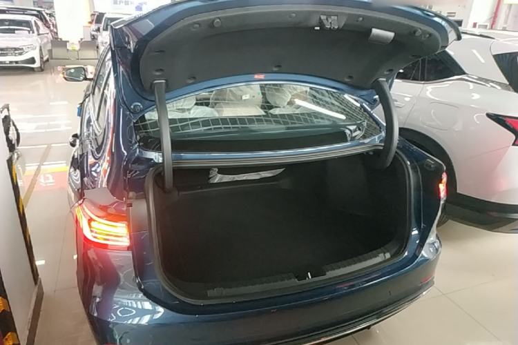 Used Geely Galaxy A7 2025 Model EM-i 150km Long-Distance Edition Trunk
