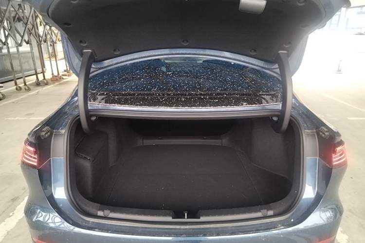 Used Geely Galaxy A7 2025 Model EM-i 150km Starship Edition Trunk