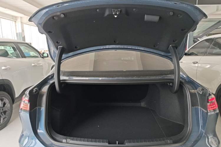 Used Geely Galaxy A7 2025 Model EM-i 150km Starship Edition Trunk