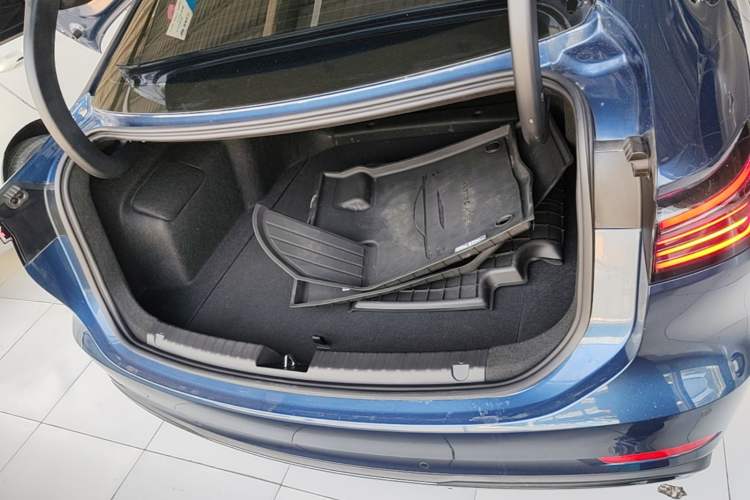 Used Geely Galaxy A7 2025 Model EM-i 150km Starship Edition Trunk