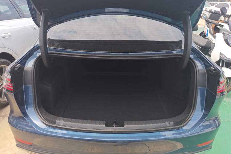 Used Geely Galaxy A7 2025 Model EM-i 150km Starship Edition Trunk