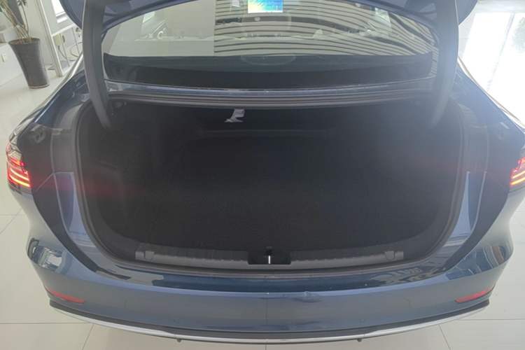Used Geely Galaxy A7 2025 Model EM-i 150km Starship Edition Trunk