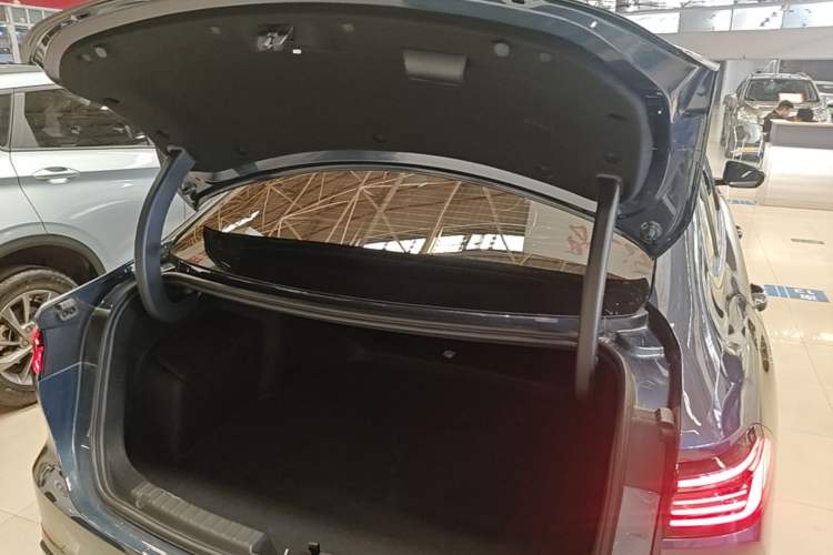 Used Geely Galaxy A7 2025 Model EM-i 150km Starship Edition Trunk