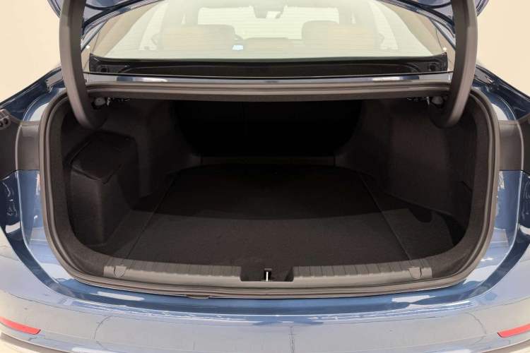 Used Geely Galaxy A7 2025 Model EM-i 150km Starship Edition Trunk