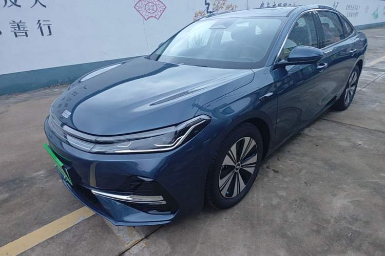 Geely Galaxy A7 2025 Model EM-i 150km Exploration+ Edition