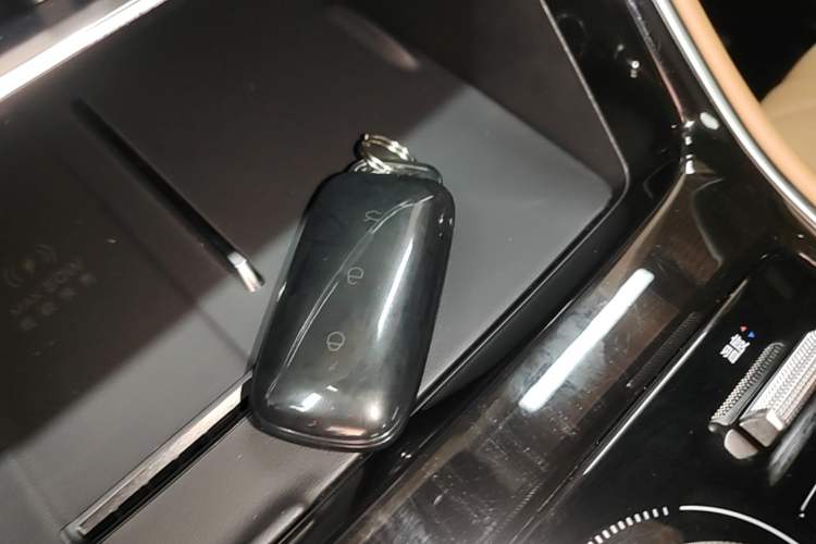 Used Geely Galaxy A7 2025 Model EM-i 150km Starship Edition Vehicle Key