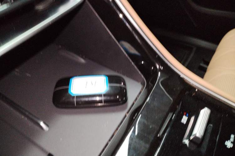 Used Geely Galaxy A7 2025 Model EM-i 150km Starship Edition Vehicle Key