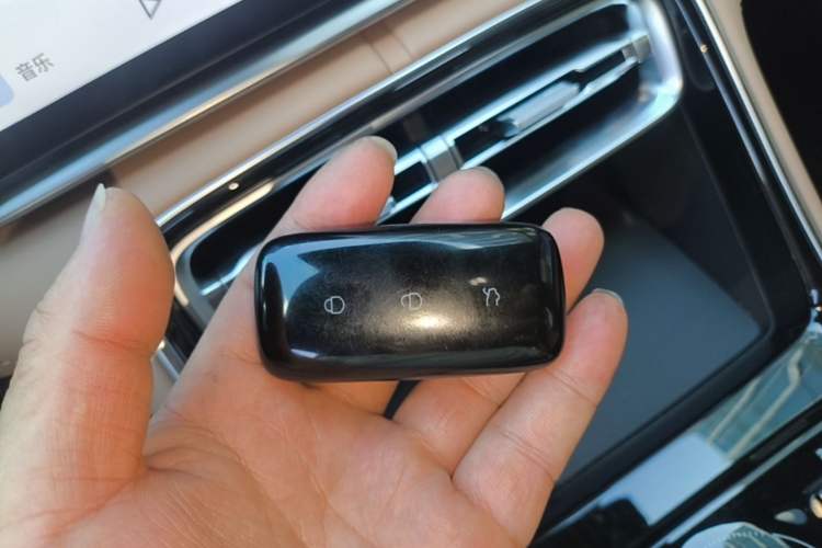 Used Geely Galaxy A7 2025 Model EM-i 150km Starship Edition Vehicle Key