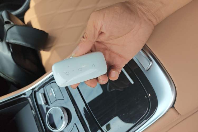 Used Geely Galaxy A7 2025 Model EM-i 150km Starship Edition Vehicle Key