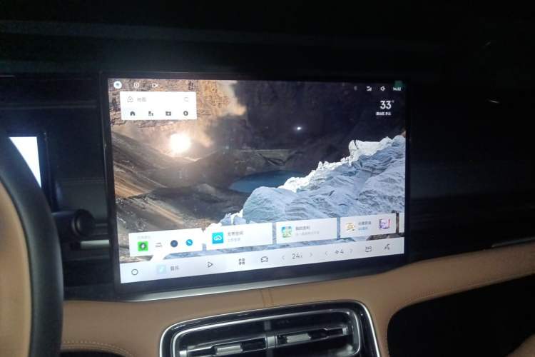 Used Geely Galaxy A7 2025 Model EM-i 150km Exploration+ Edition Audio And AC Panel