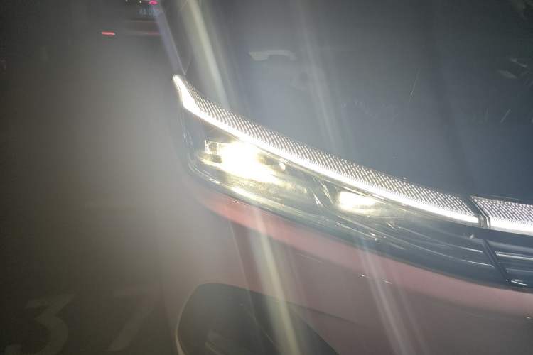 Used Geely Galaxy A7 2025 Model EM-i 150km Exploration+ Edition Right Front Headlight