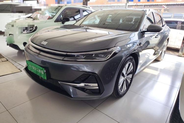 Geely Galaxy A7 2025 Model EM-i 150km Long-Distance Edition