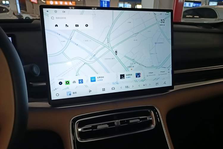 Used Geely Galaxy A7 2025 Model EM-i 150km Starship Edition Audio And AC Panel