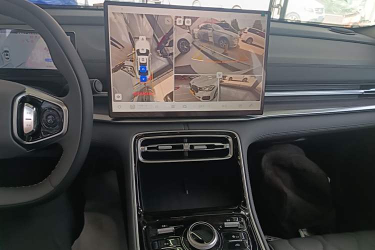 Used Geely Galaxy A7 2025 Model EM-i 70km Launch Edition Audio And AC Panel