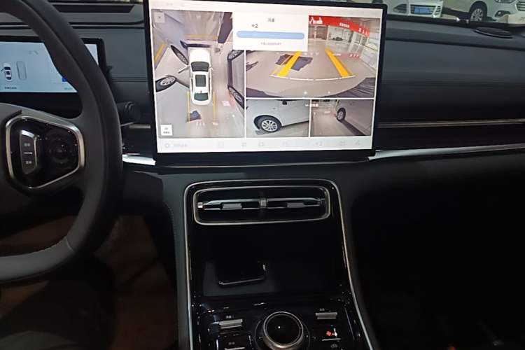 Used Geely Galaxy A7 2025 Model EM-i 150km Starship Edition Audio And AC Panel