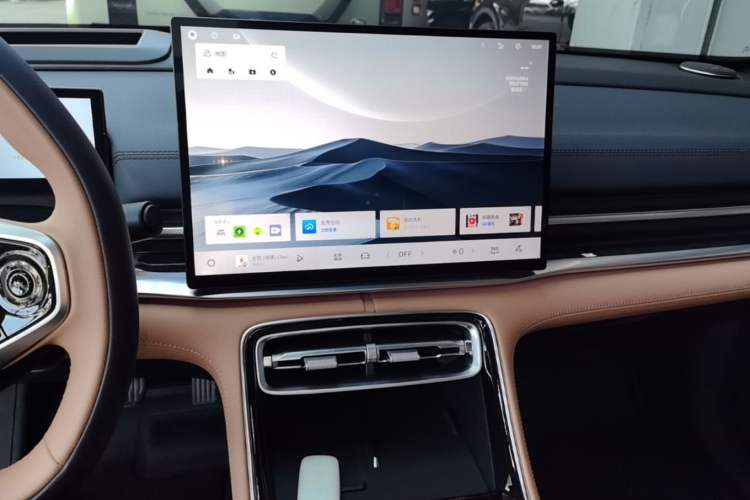 Used Geely Galaxy A7 2025 Model EM-i 150km Starship Edition Audio And AC Panel