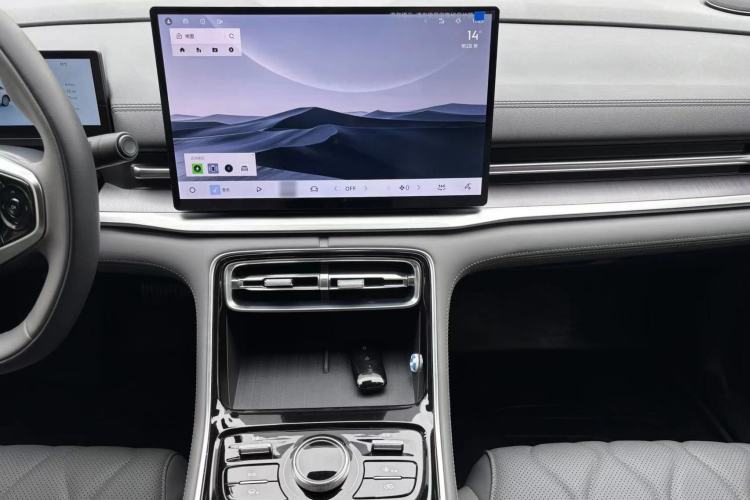 Used Geely Galaxy A7 2025 Model EM-i 70km Luxury Edition Audio And AC Panel