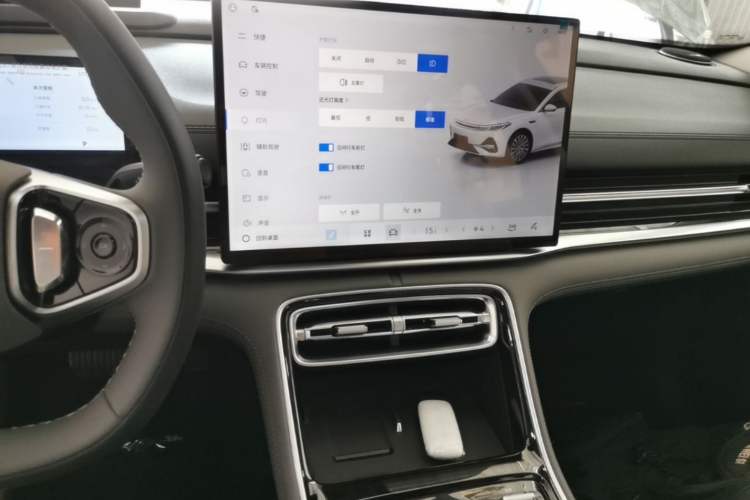 Used Geely Galaxy A7 2025 Model EM-i 150km Exploration+ Edition Audio And AC Panel