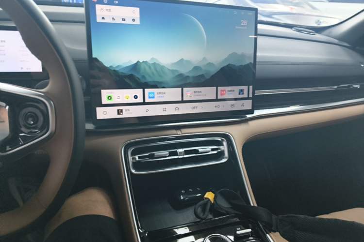 Used Geely Galaxy A7 2025 Model EM-i 70km Exploration Edition Audio And AC Panel