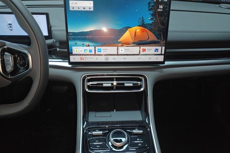 Used Geely Galaxy A7 2025 Model EM-i 150km Starship Edition Audio And AC Panel