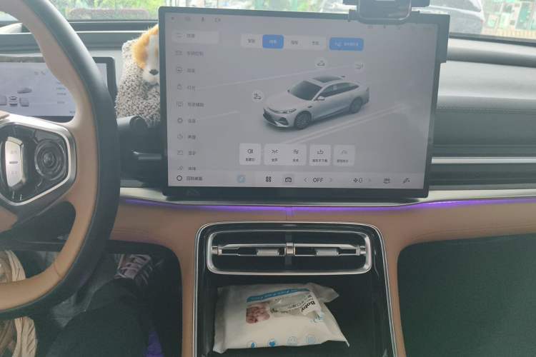 Used Geely Galaxy A7 2025 Model EM-i 150km Exploration+ Edition Audio And AC Panel
