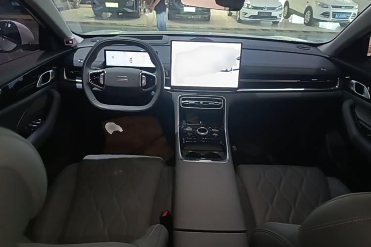Used Geely Galaxy A7 2025 Model EM-i 150km Starship Edition Center Console