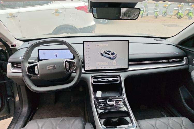 Used Geely Galaxy A7 2025 Model EM-i 70km Launch Edition Center Console