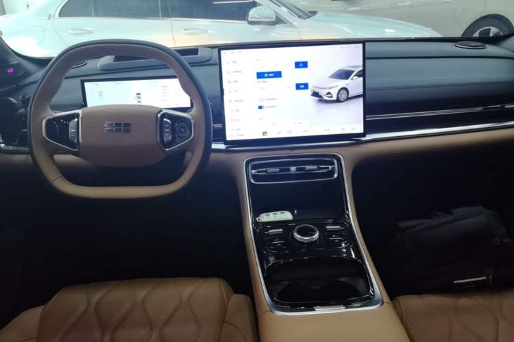 Used Geely Galaxy A7 2025 Model EM-i 150km Exploration+ Edition Center Console