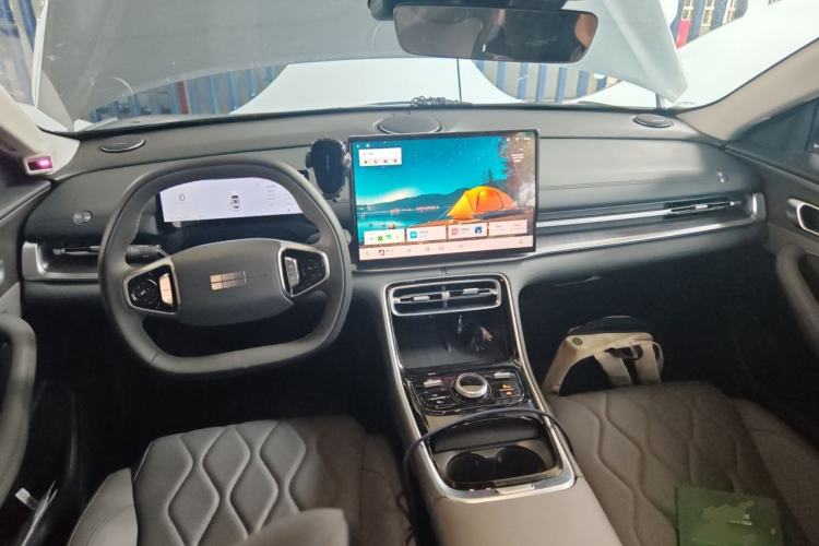 Used Geely Galaxy A7 2025 Model EM-i 150km Long-Distance Edition Center Console