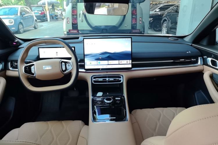 Used Geely Galaxy A7 2025 Model EM-i 150km Starship Edition Center Console
