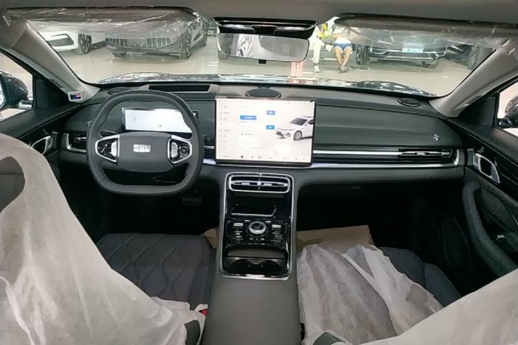 Used Geely Galaxy A7 2025 Model EM-i 150km Exploration+ Edition Center Console