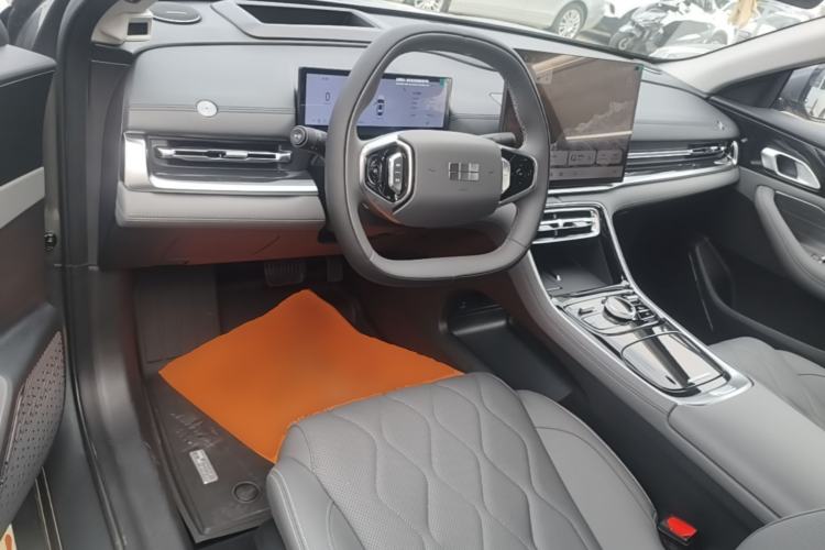 Used Geely Galaxy A7 2025 Model EM-i 150km Exploration+ Edition Center Console